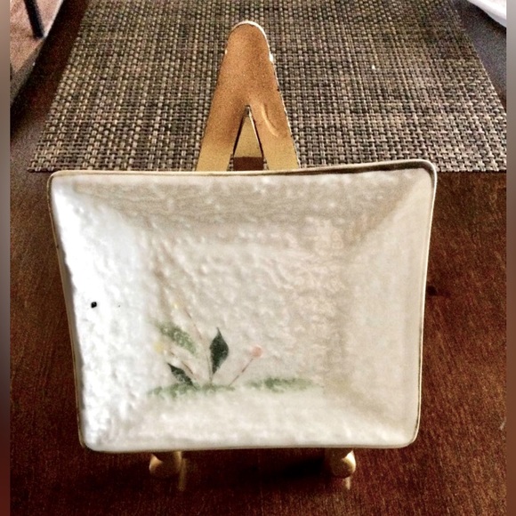 Decorative Ceramic Japanese plate with wood stand. Purchased in Japan. - Picture 1 of 2